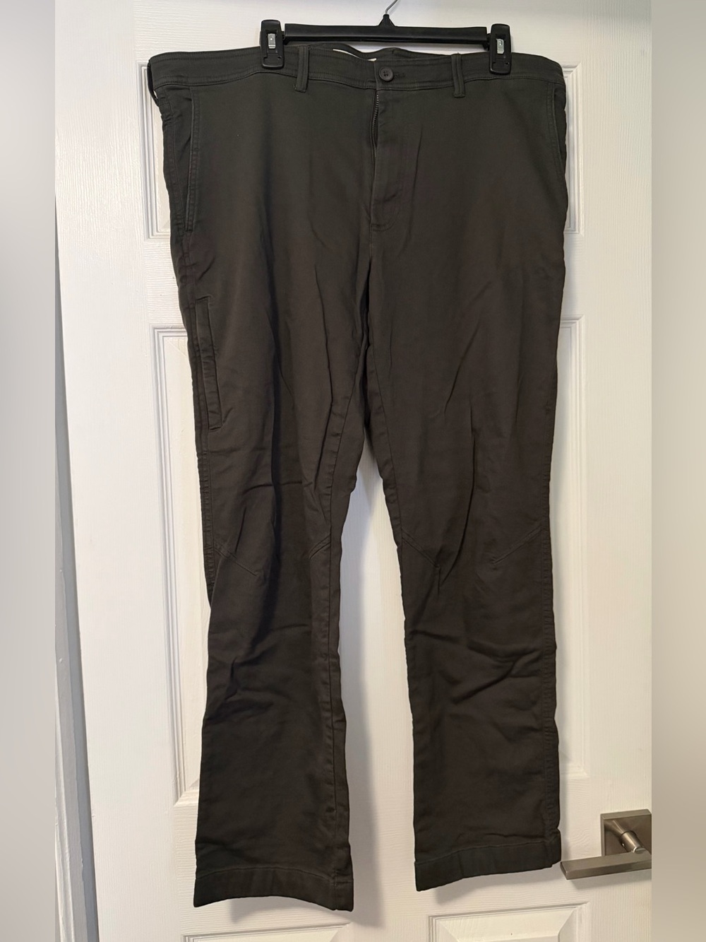 Roundtree & Yorke Dark Olive Cargo Pants with Side Pockets
